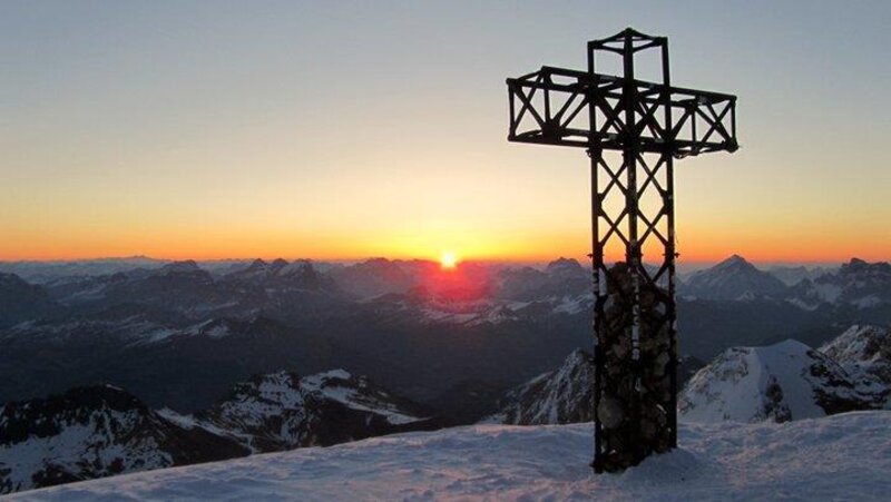 Rifugio Capanna Punta Penia 2