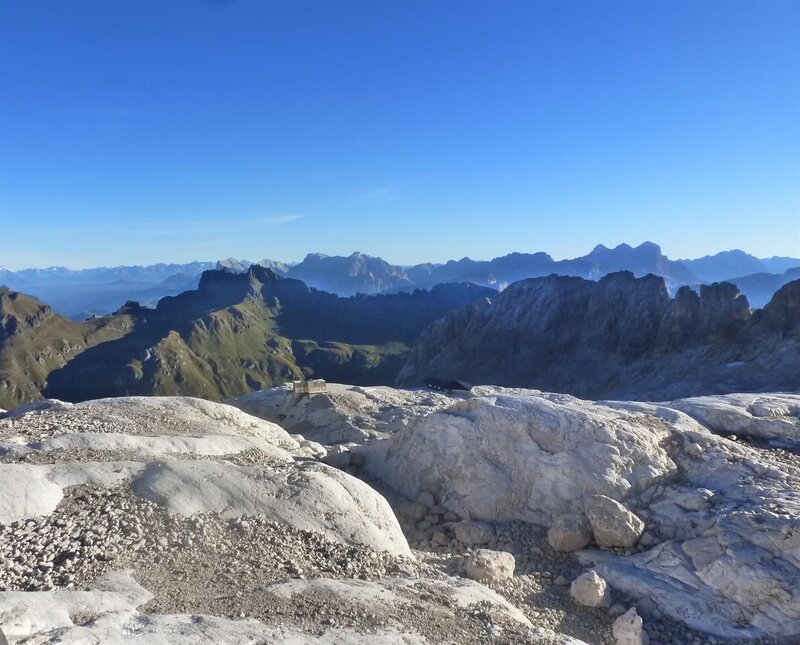 Rifugio Capanna Punta Penia 4