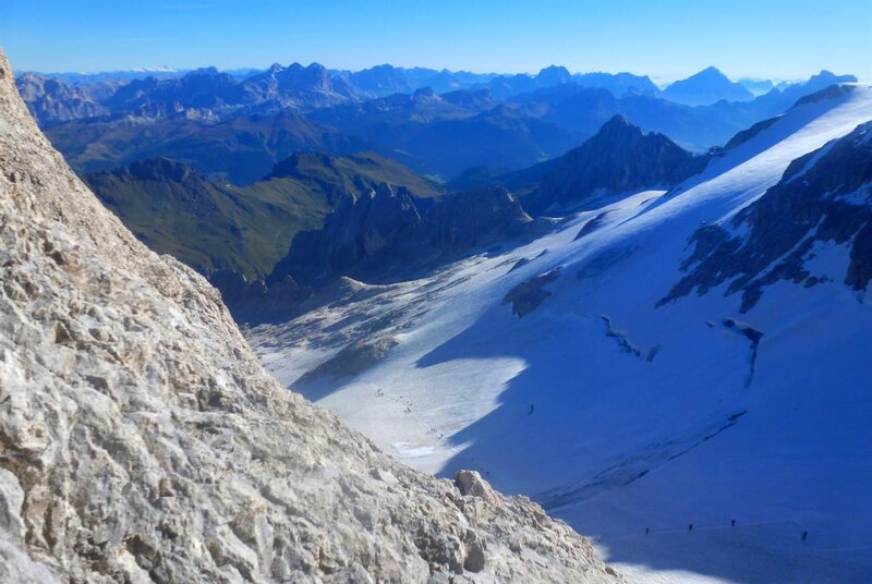 Rifugio Capanna Punta Penia 6