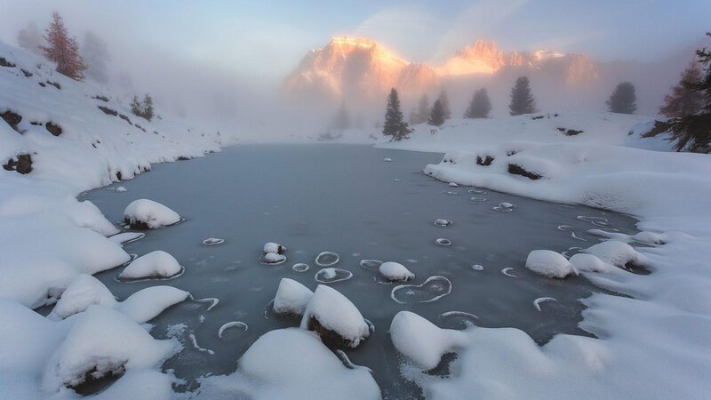 lets-travel-to-italy-dolomites-Limedes-ice-winter-