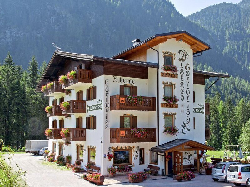 Hotel Cèsa Edelweiss - Campitello - Val di Fassa