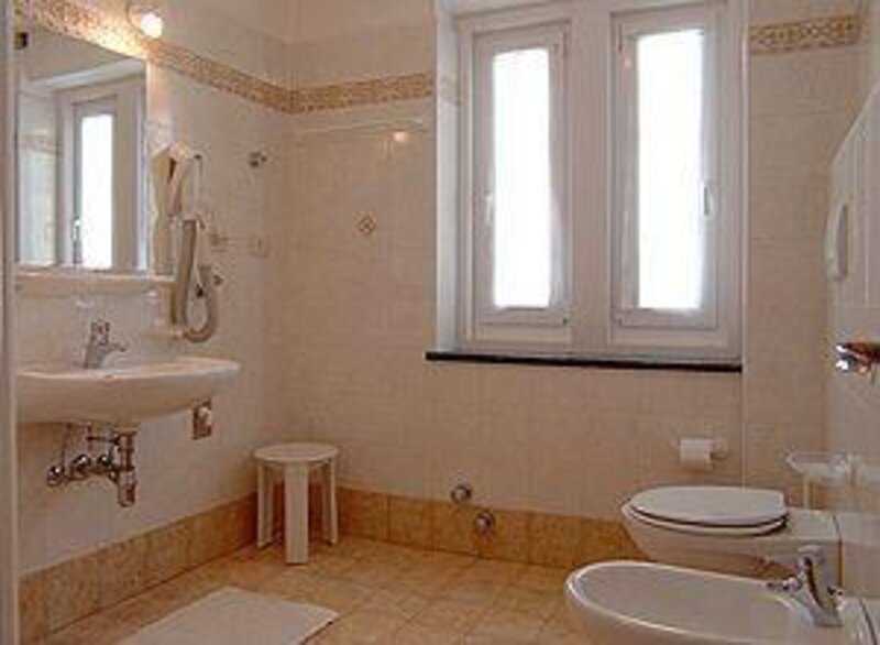 Bagno 2 Bathroom 2 Bad 2