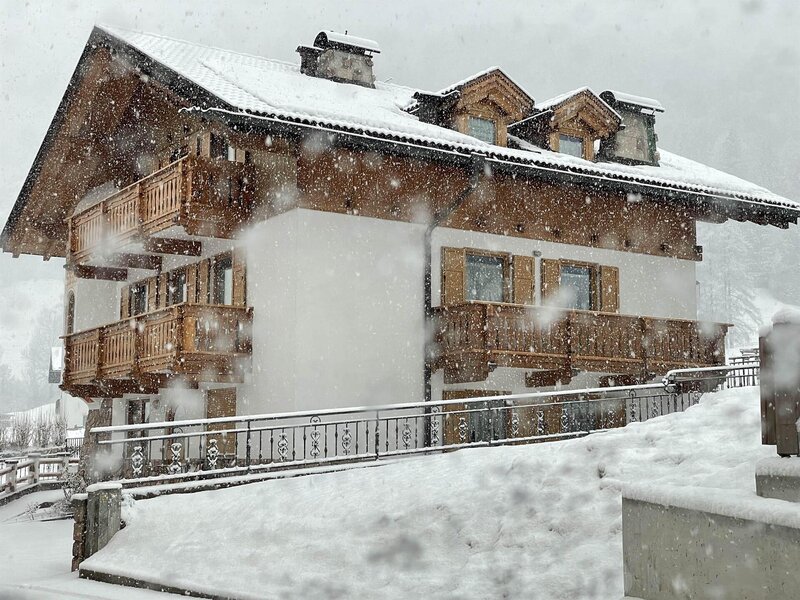 Casa Star Begn avvolta dalla prima neve