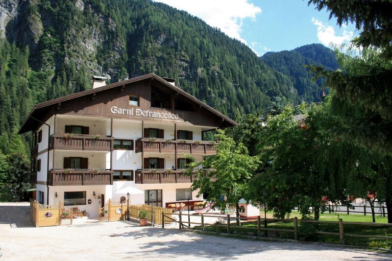 Hotel Defrancesco - Campitello - Fassatal