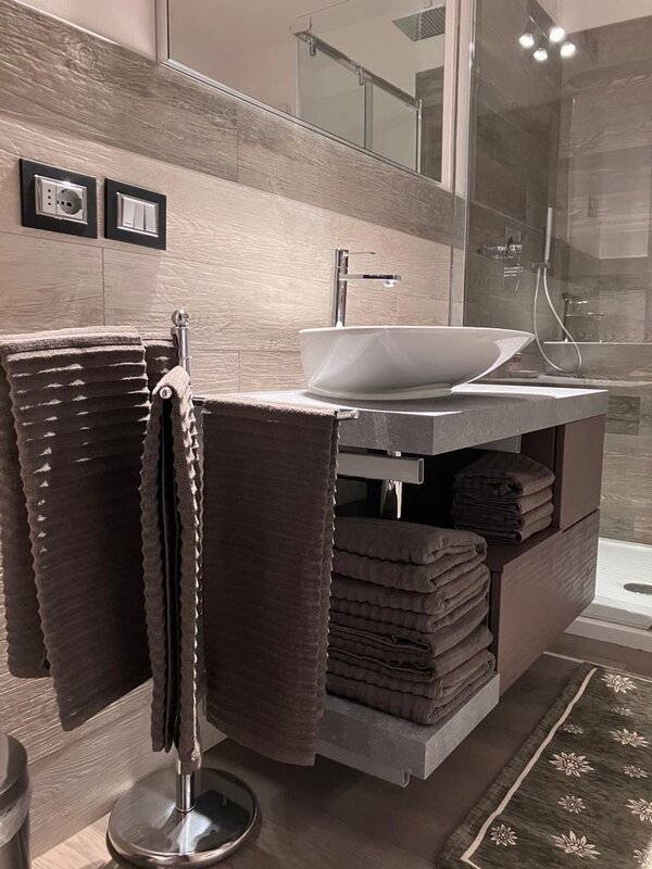 ea663bc6-cb42-457e-a00c-4b62b2e0c55c