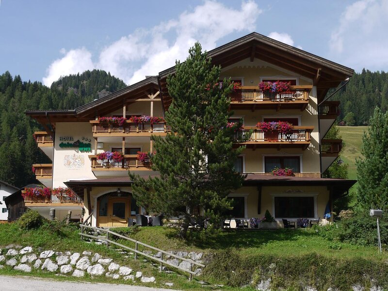 Dolomites Inn - Penia di Canazei - Fassatal