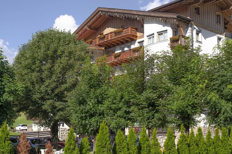 Hotel Europa Pera di Fassa esterno