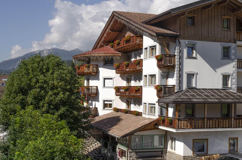 Hotel Europa Pera di Fassa esterno