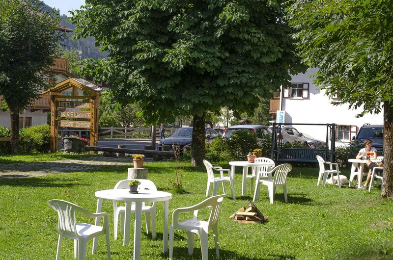 Hotel Europa Pera di Fassa giardino