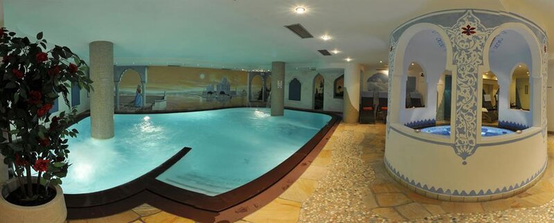 Piscina hotel Alba