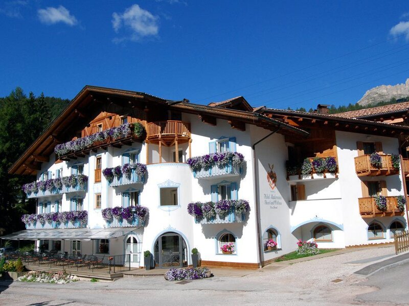 Hotel Madonnina Resort and Wellness - Soraga - Fassatal