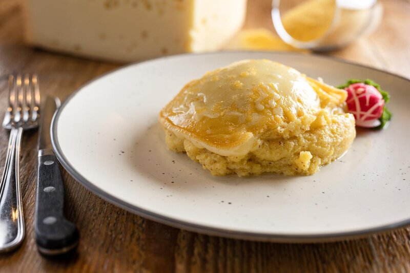 Polenta e formaggio fuso