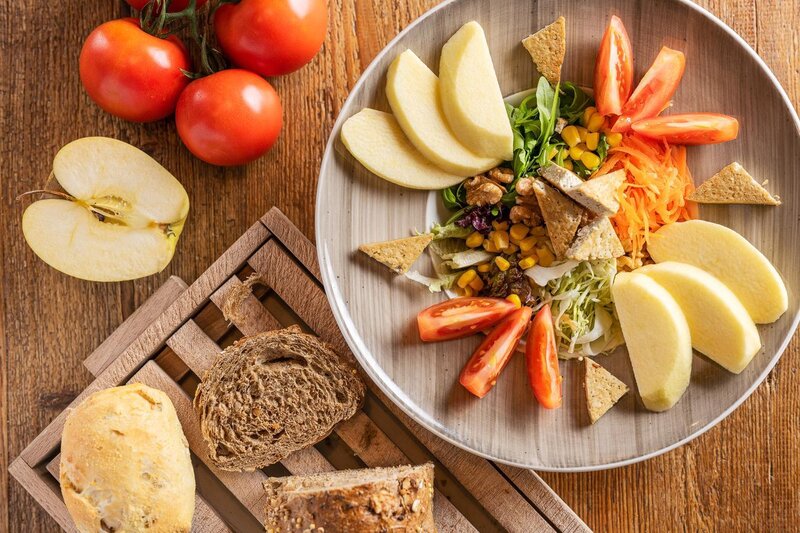 VEG Insalatina capricciosa con tofu e noci