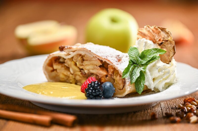 Strudel di mele con salsa vaniglia (1)