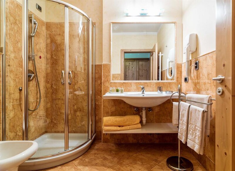 Bagno con doccia