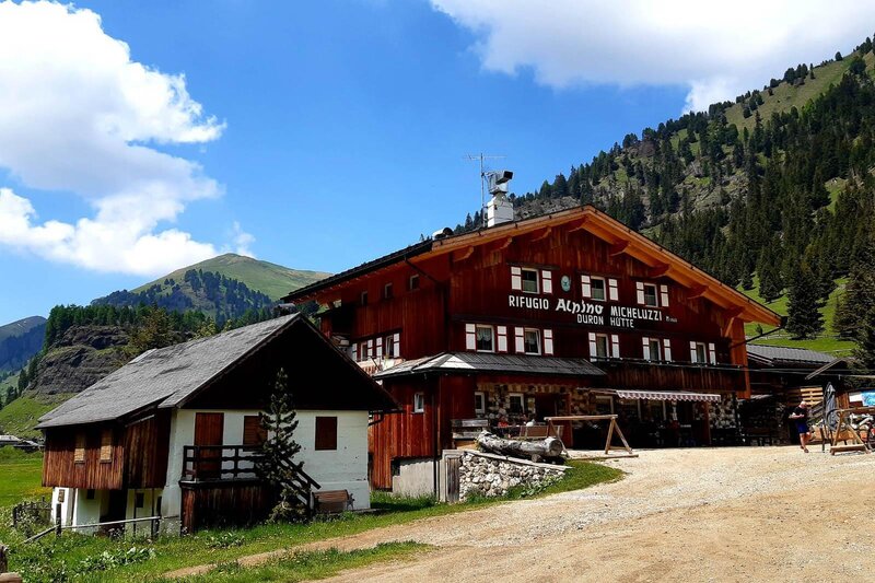 Archivio-ApT-Val-di-Fassa_MRizzi_Rifugio-Micheluzz