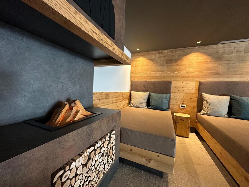 WhatsApp Image 2025-12-12 at 12.02.09