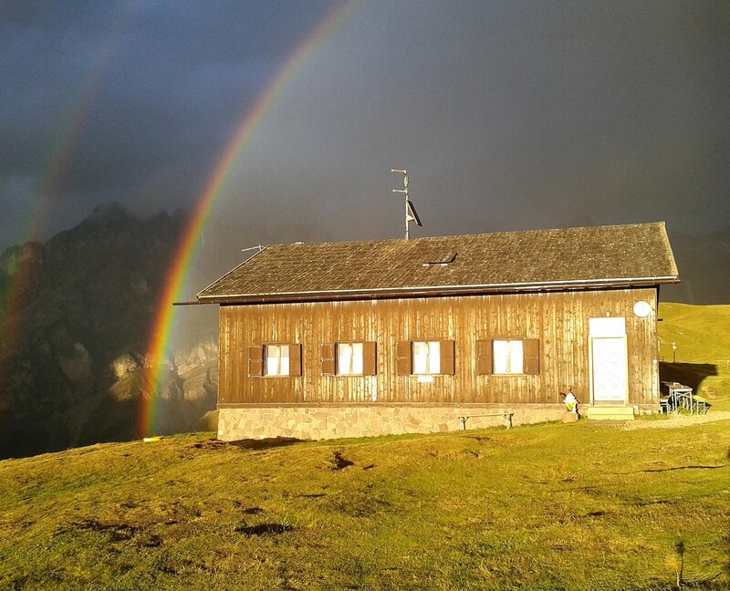 Rifugio-Passo-San-Nicolo-Val-di-Fassa_estate2