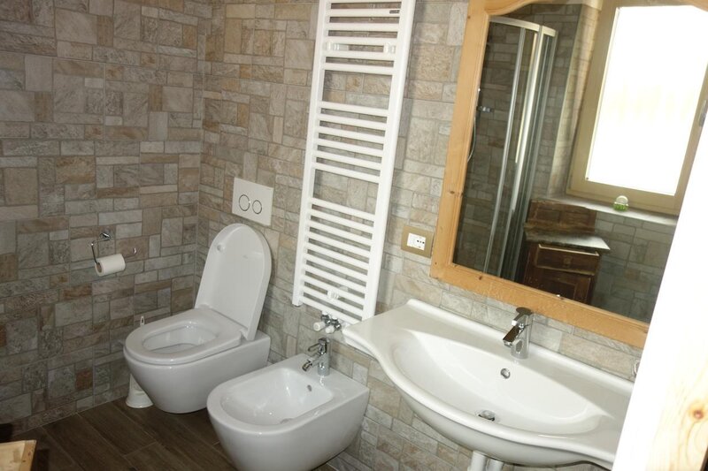 Bagno camera grande 02