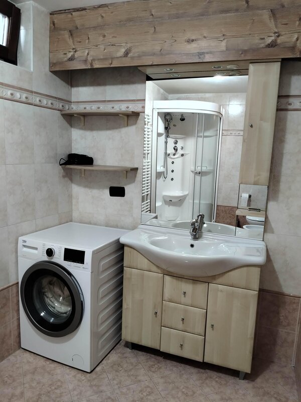 Pegghy_BagnoPianoT_lavabo_lavatrice