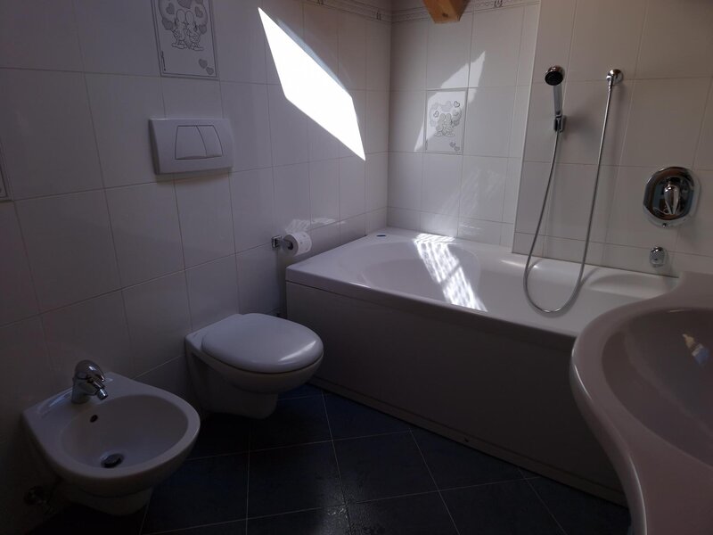 CesaPegghy_Bagno2_VascaWC