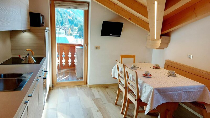 Wohnzimmer mit Kochnische