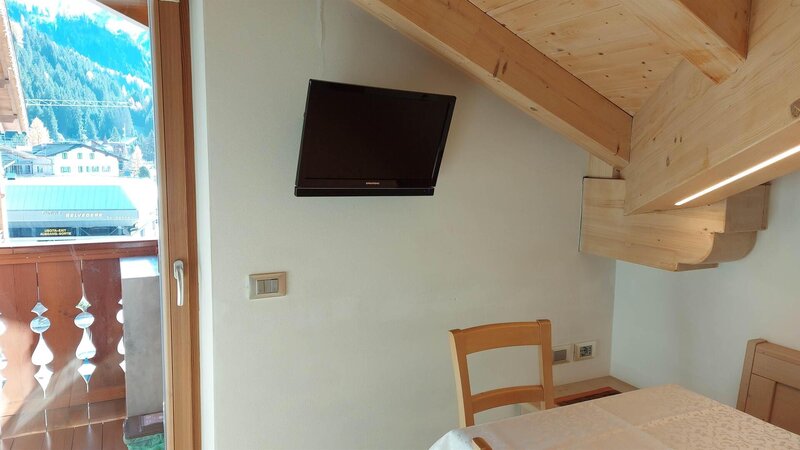 Wohnzimmer mit Kochnische