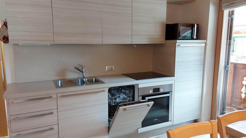 Wohnzimmer mit Kochnische