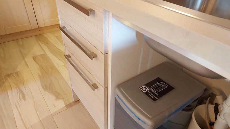 Wohnzimmer mit Kochnische