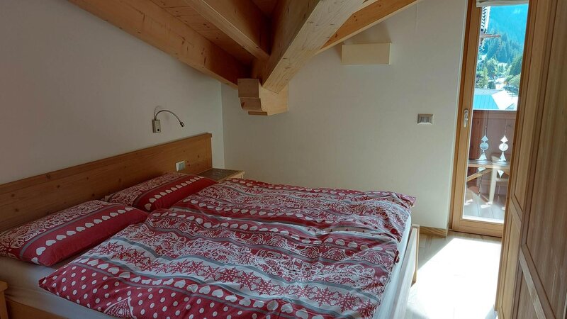 Schlafzimmer mit Doppelbett