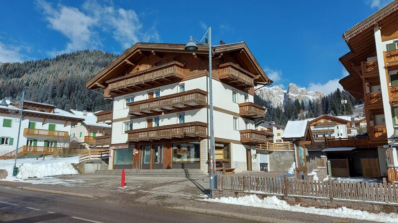 Mansarda Dolores Building