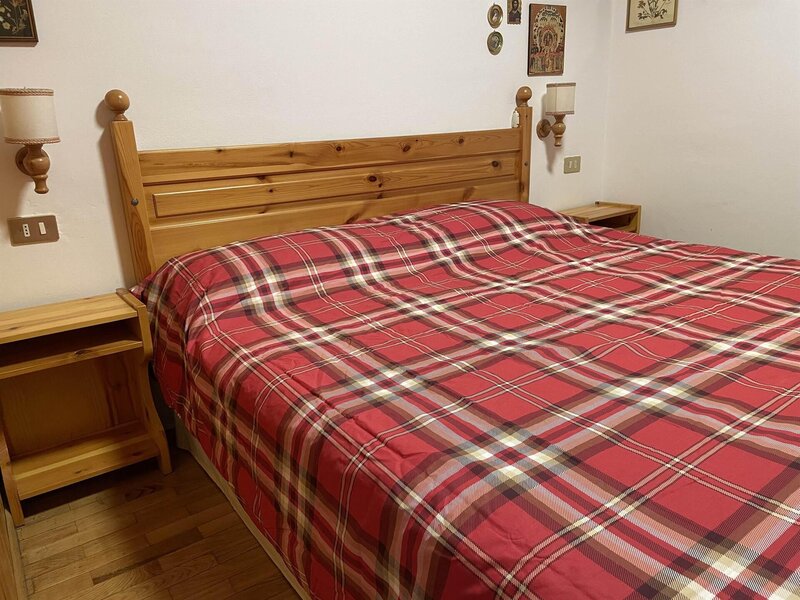 Camera con letto matrimoniale