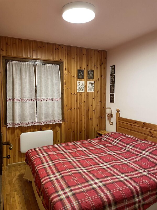 Camera con letto matrimoniale