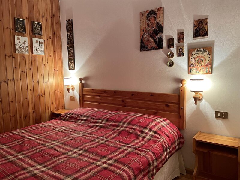 Camera con letto matrimoniale