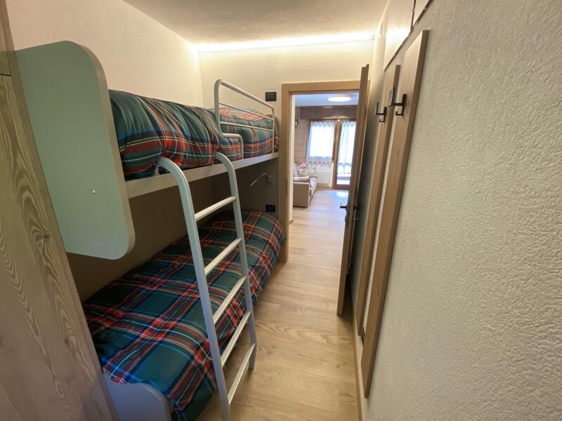 bunk bed room