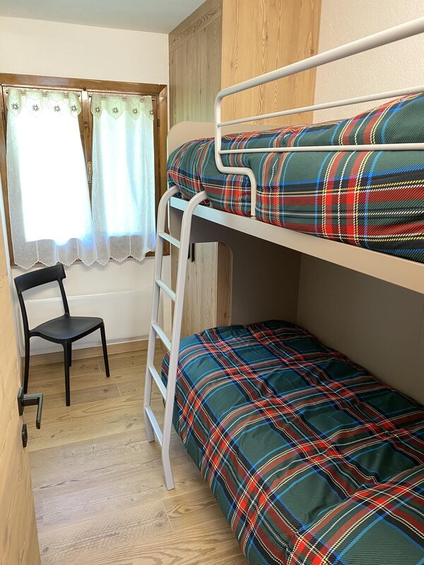 bunk bed room