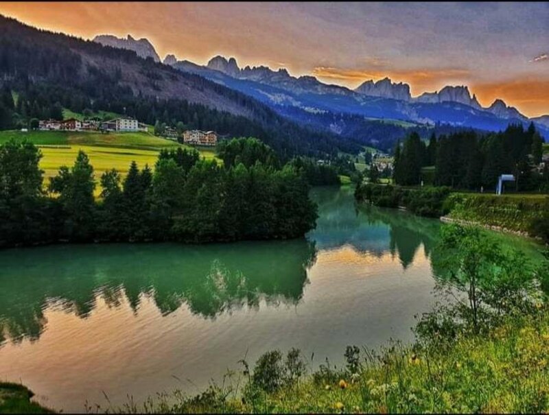 Soraga e Lago di Soraga al tramonto