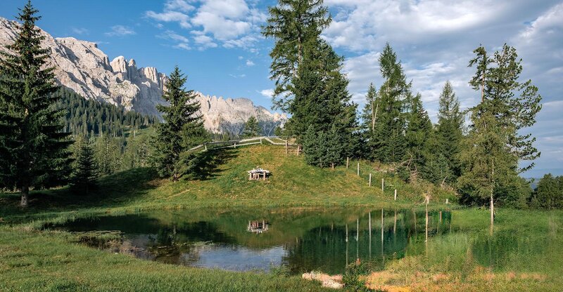 fruehstuecken-mit-dolomiten-bergblick