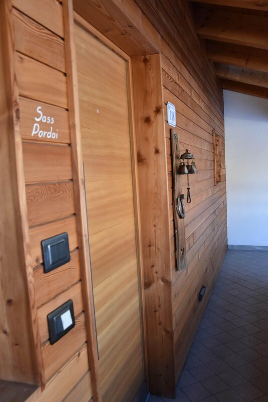 patio esterno con deposito sci e scaldascarponi