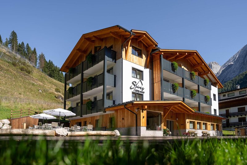 spires_outdoor_MattiaRizzi_20250918__MR54061_LowRe