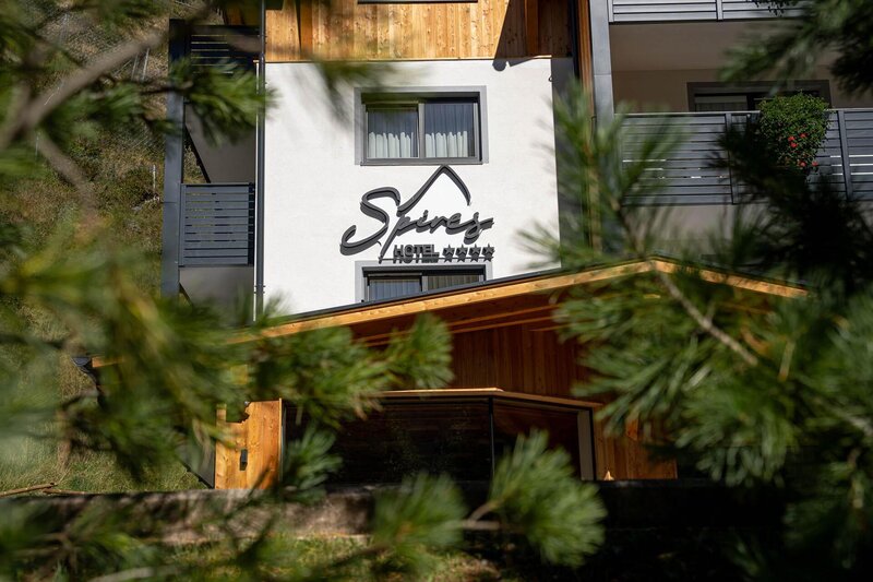 spires_outdoor_MattiaRizzi_20250918__MR54113_LowRe