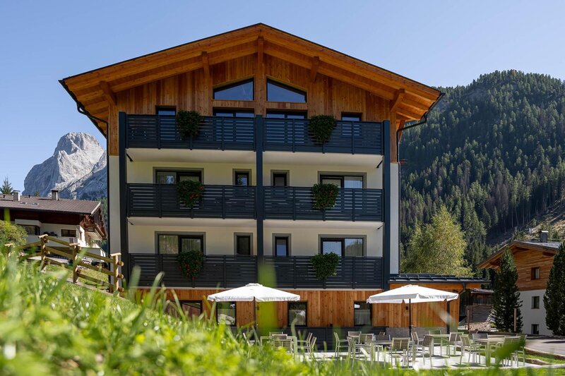 spires_outdoor_MattiaRizzi_20250918__MR54081_LowRe