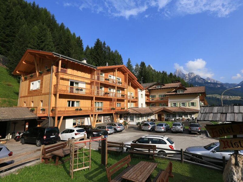 Hotel Valacia - Pozza di Fassa - Fassatal