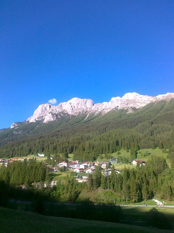 Paesaggio di inizio estate verso est