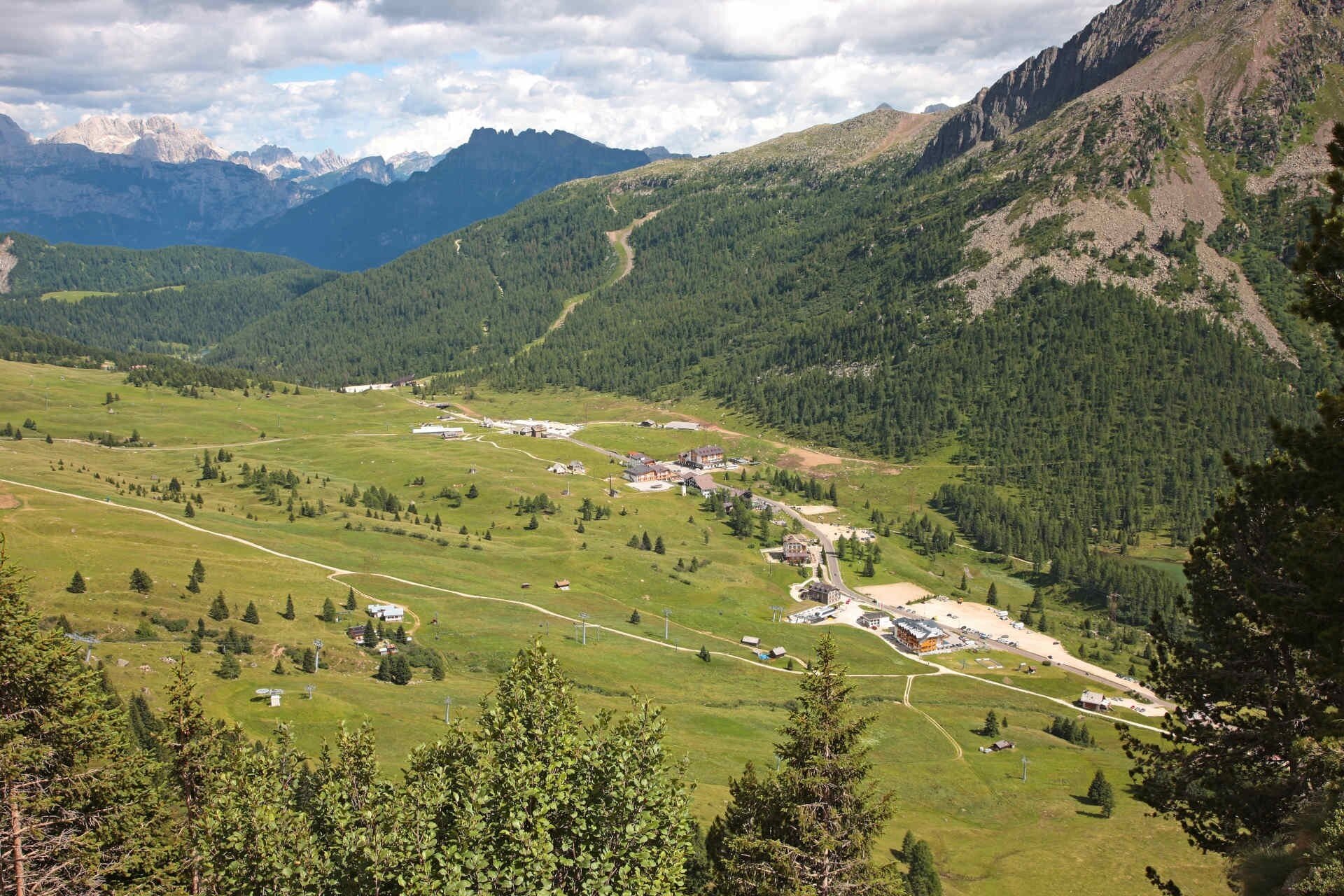 Moena   Passo San Pellegrino   Cencenighe   Agordo   Forcella Aurine   Passo Cereda   Tonadico   Passo Rolle   Predazzo   Moena