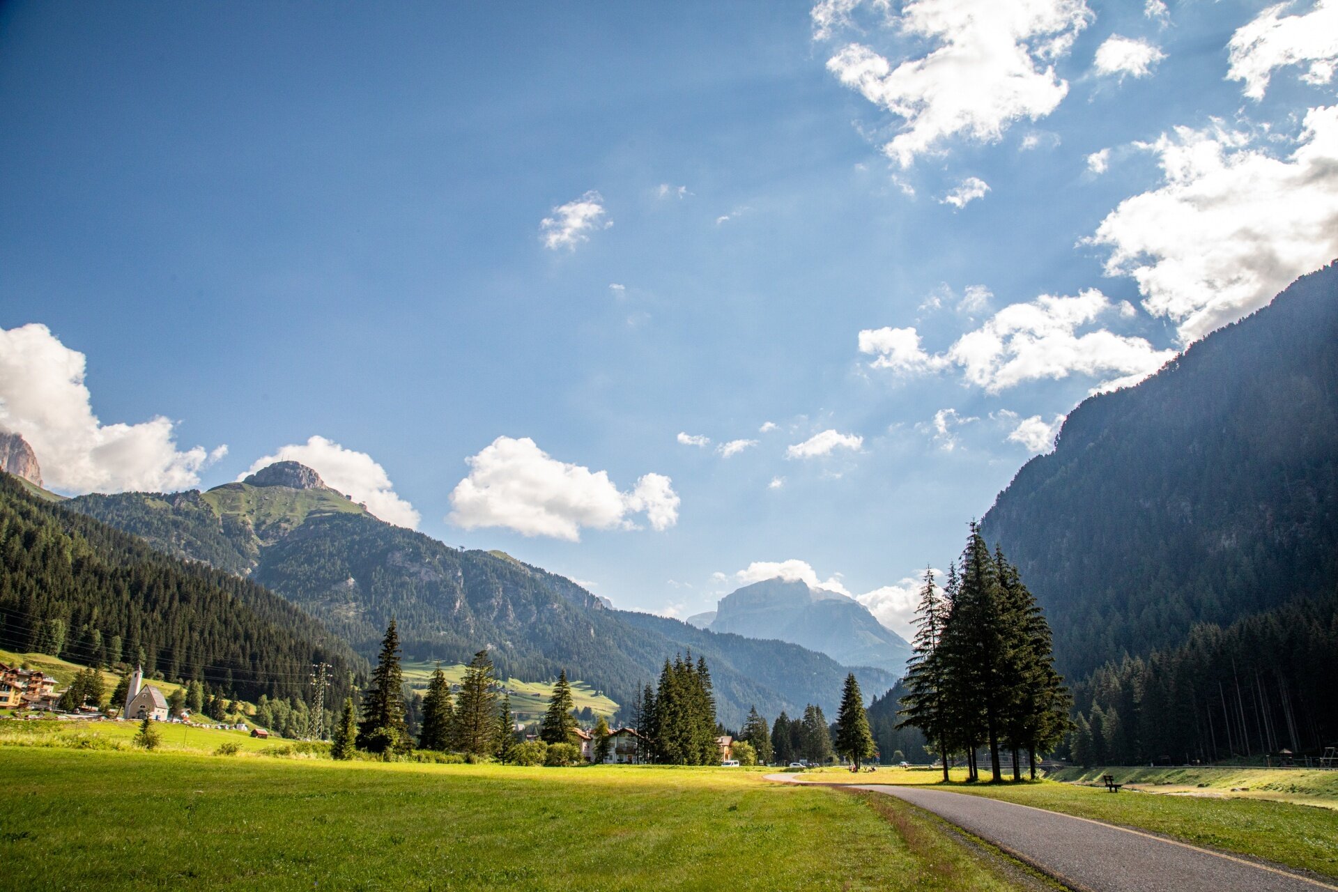 Zwischen Wiesen, Natürlichen Flussquellen Und Eruptivem Gestein