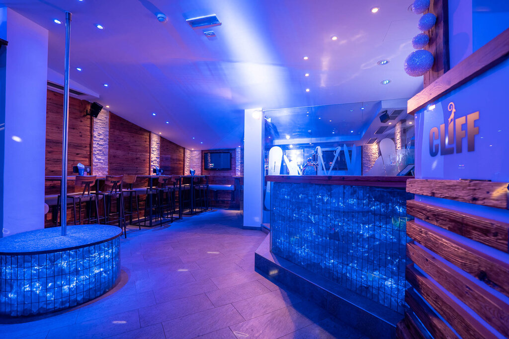 Content Dam Org 3 Images Full Rights Gusto Apr&egrave;s Ski Cliff Archivio Apt Val Di Fassa Mrizzi Apres Ski Cliff Canazei Inv5