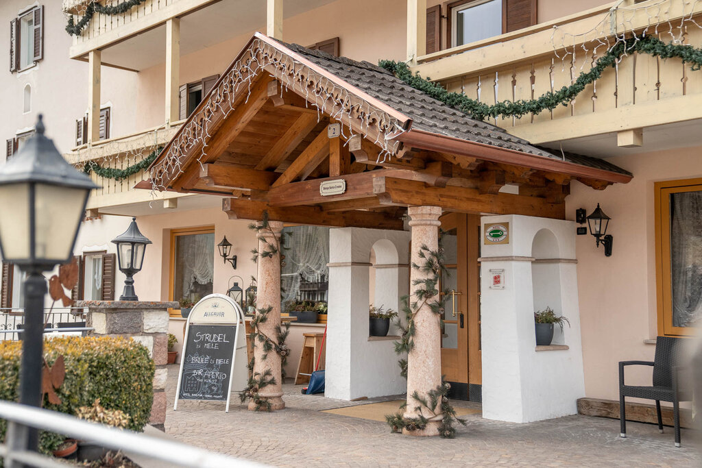 Content Dam Org 3 Images Full Rights Gusto Bar Hotel Rosalpina Bar Hotel Rosalpina Soraga Apt Val Di Fassa Mrizzi 01