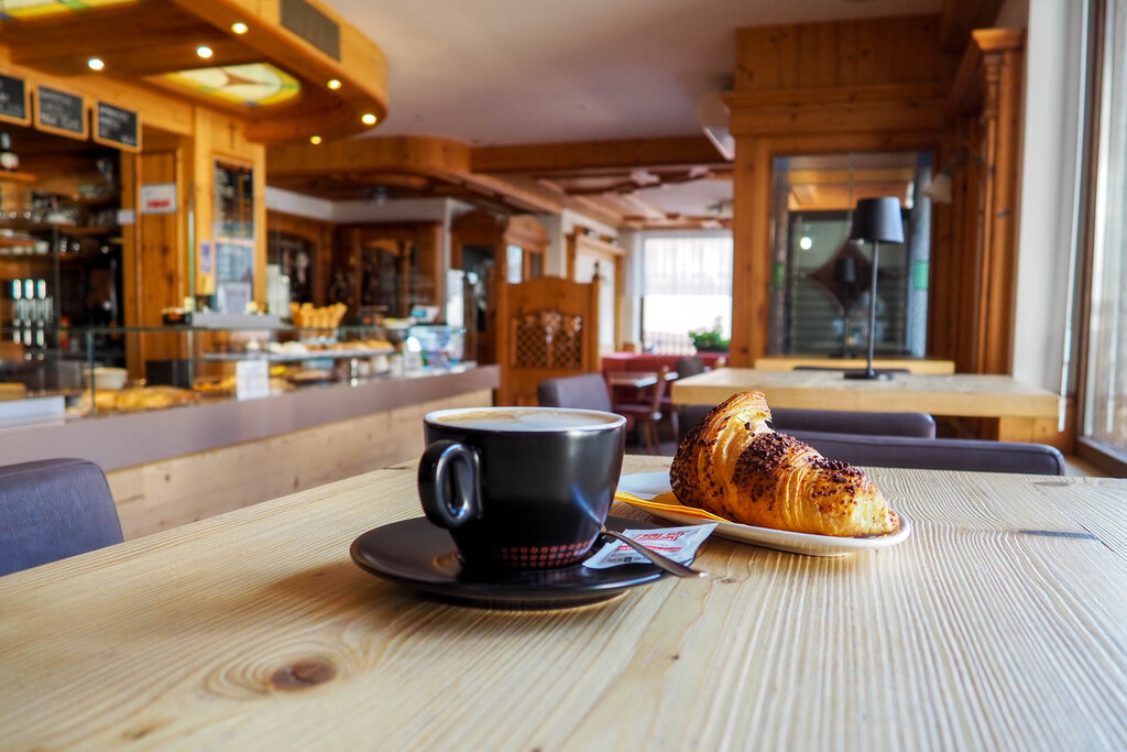 Content Dam Org 3 Images Full Rights Gusto Bar Apres Ski International Bar Apres Ski International Canazei Apt Val Di Fassa Mrizzi 14