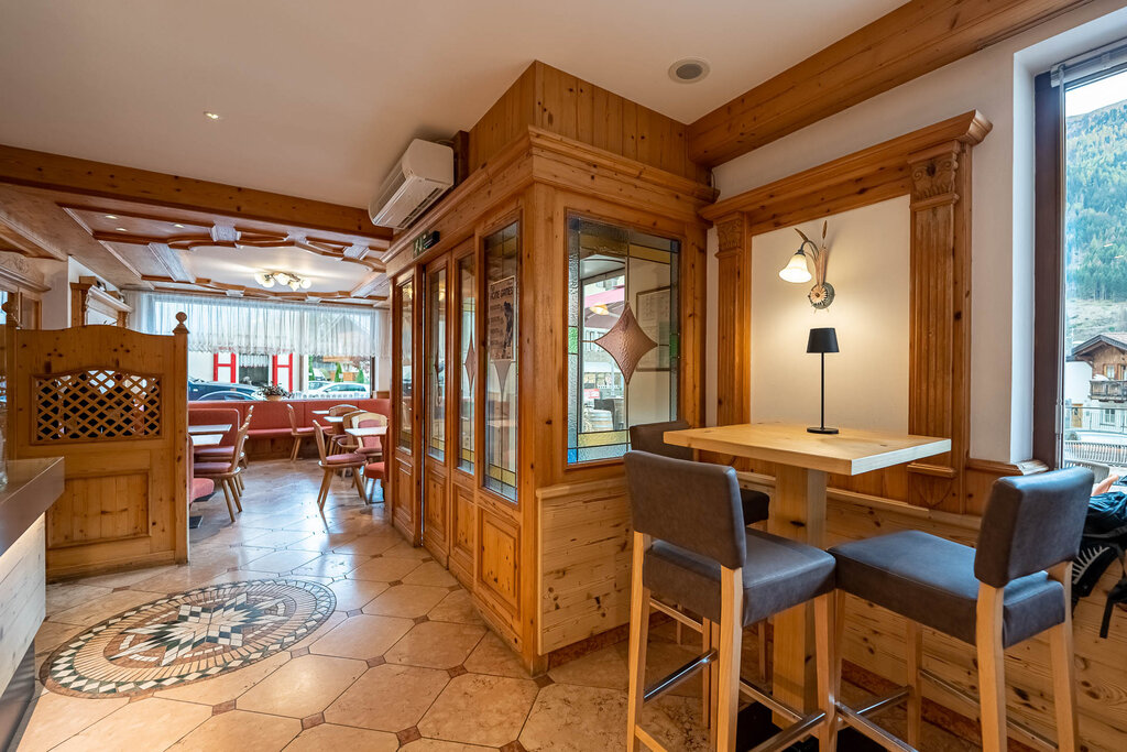 Content Dam Org 3 Images Full Rights Gusto Bar Apres Ski International Bar Apres Ski International Canazei Apt Val Di Fassa Mrizzi 05